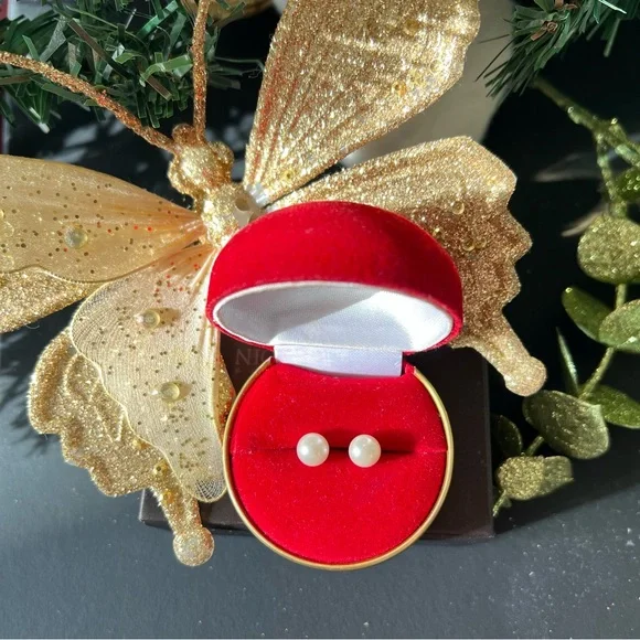 Vintage 14K Yellow Gold Petite Real Freshwater Pearl Stud Earrings size 6 mm - Picture 7 of 7